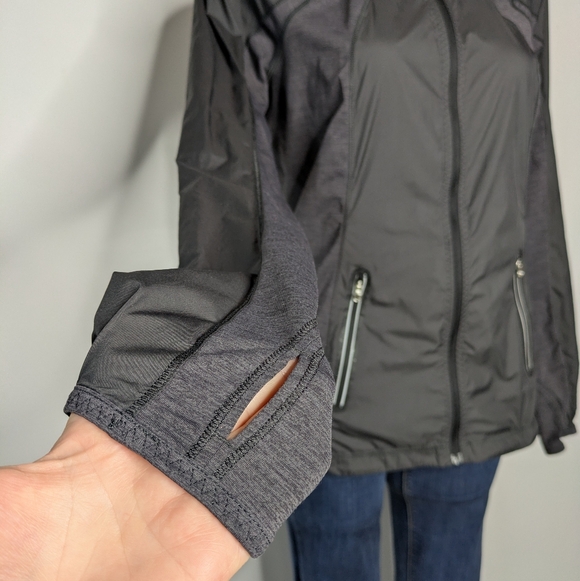 Lululemon Run Nothin But Run Black Zip Up Lightweight Exercise Workout Jacket 8 - Picture 4 of 10